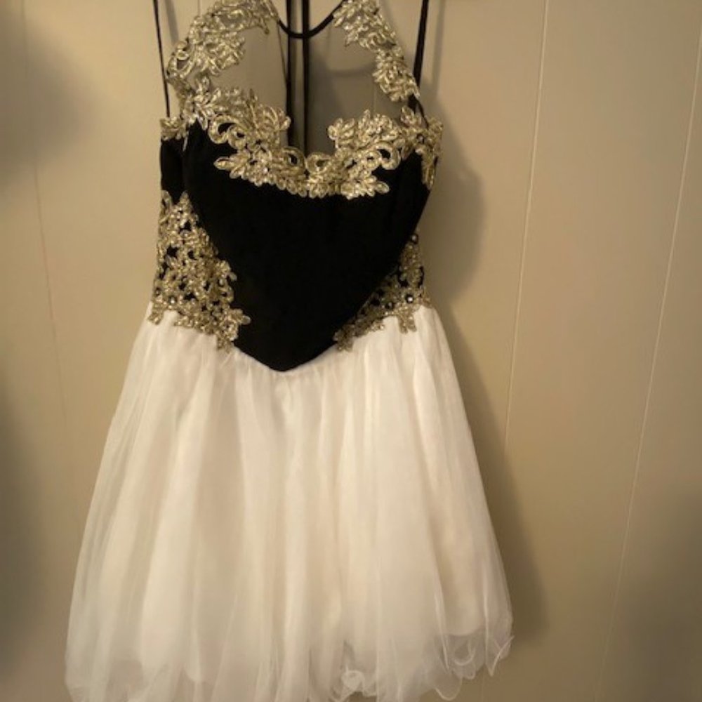 Prom Dress - Picture 2 of 10